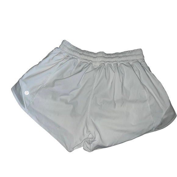 Lululemon Hotty Hot ShortsSize 6 white  athletic - Picture 5 of 9